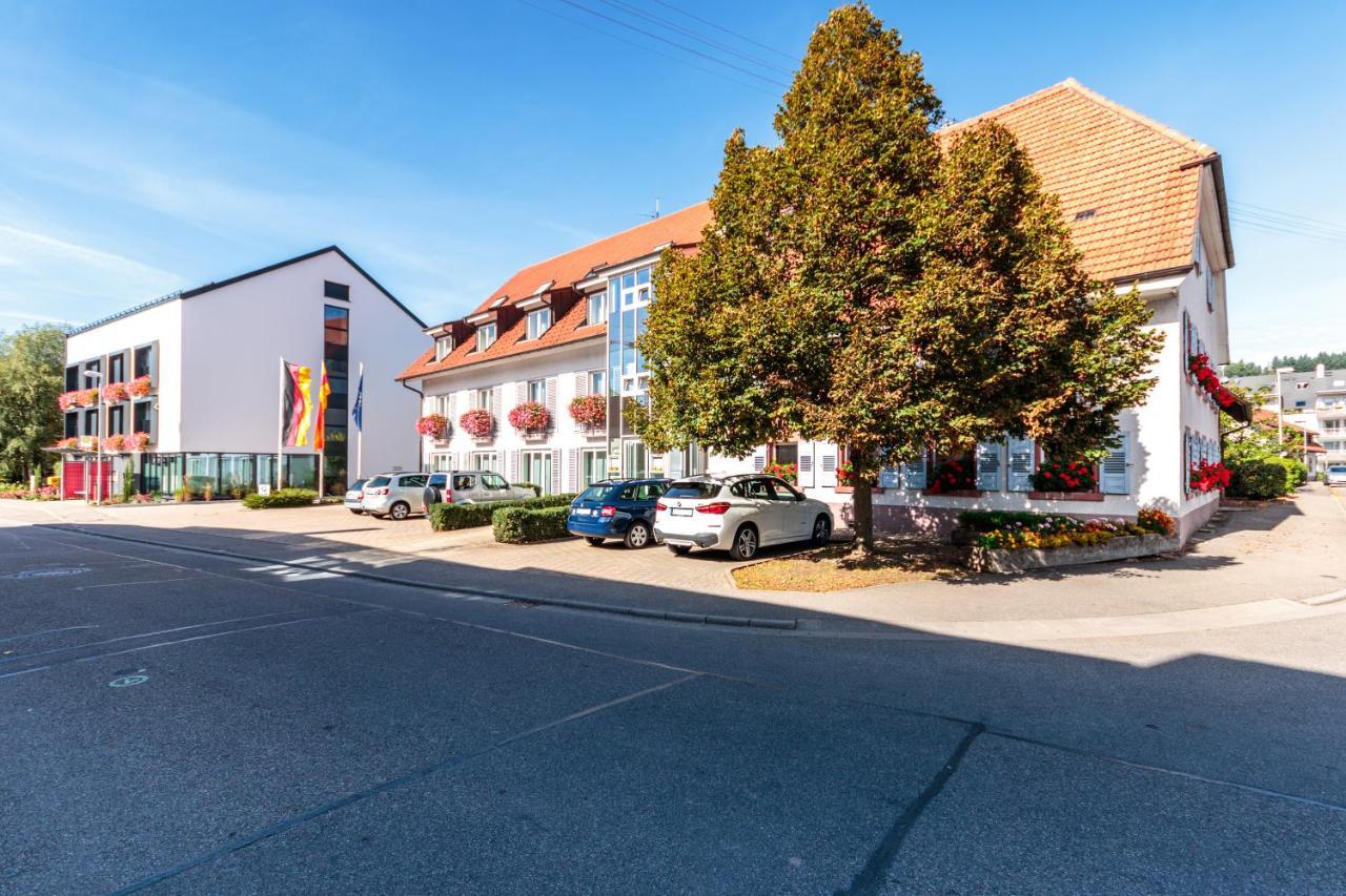 Hotel & Gasthaus Loewen Waldkirch Esterno foto